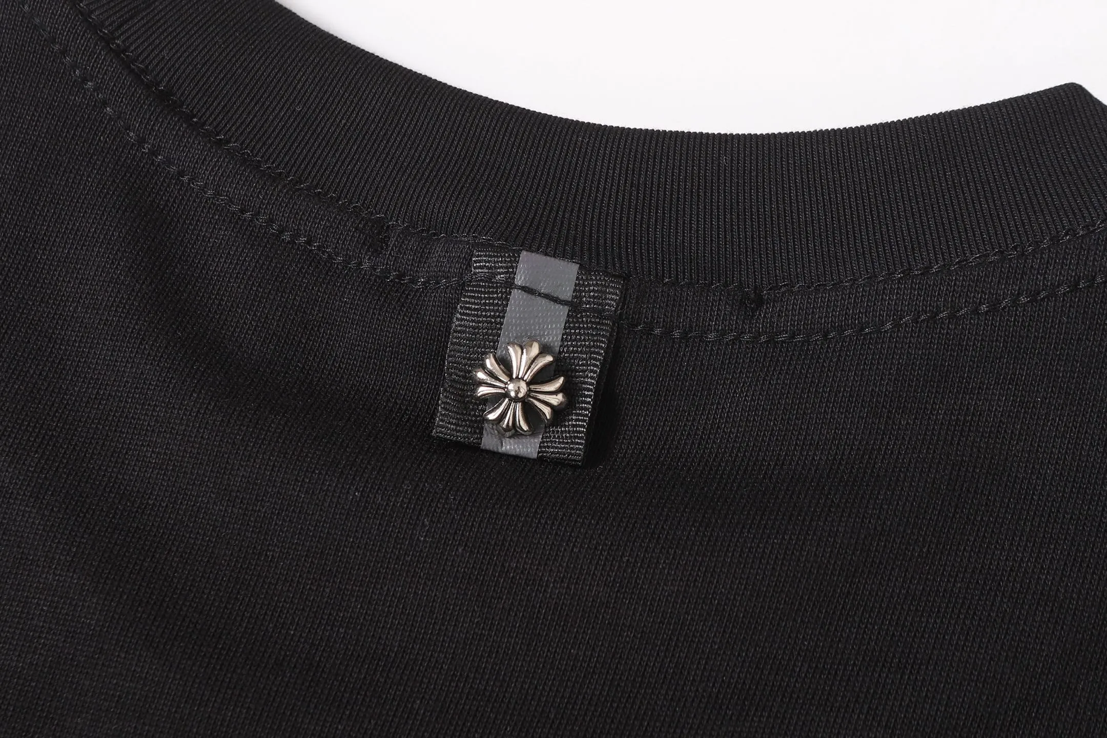 【 Quality】 ：8960# ：Black White Size：S XXL 𝗖𝗵𝗿𝗼𝗺𝗲 𝗛𝗲𝗮𝗿𝘁𝘀 26ss logo Quality T Classic 2026ss Quality Versatile Quality